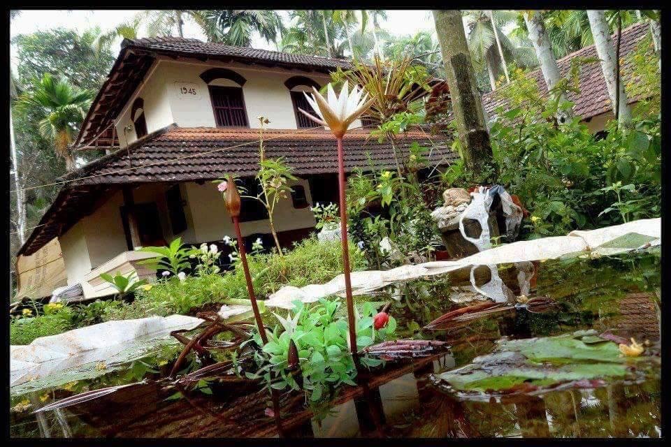 Traditional Houses Kerala cover